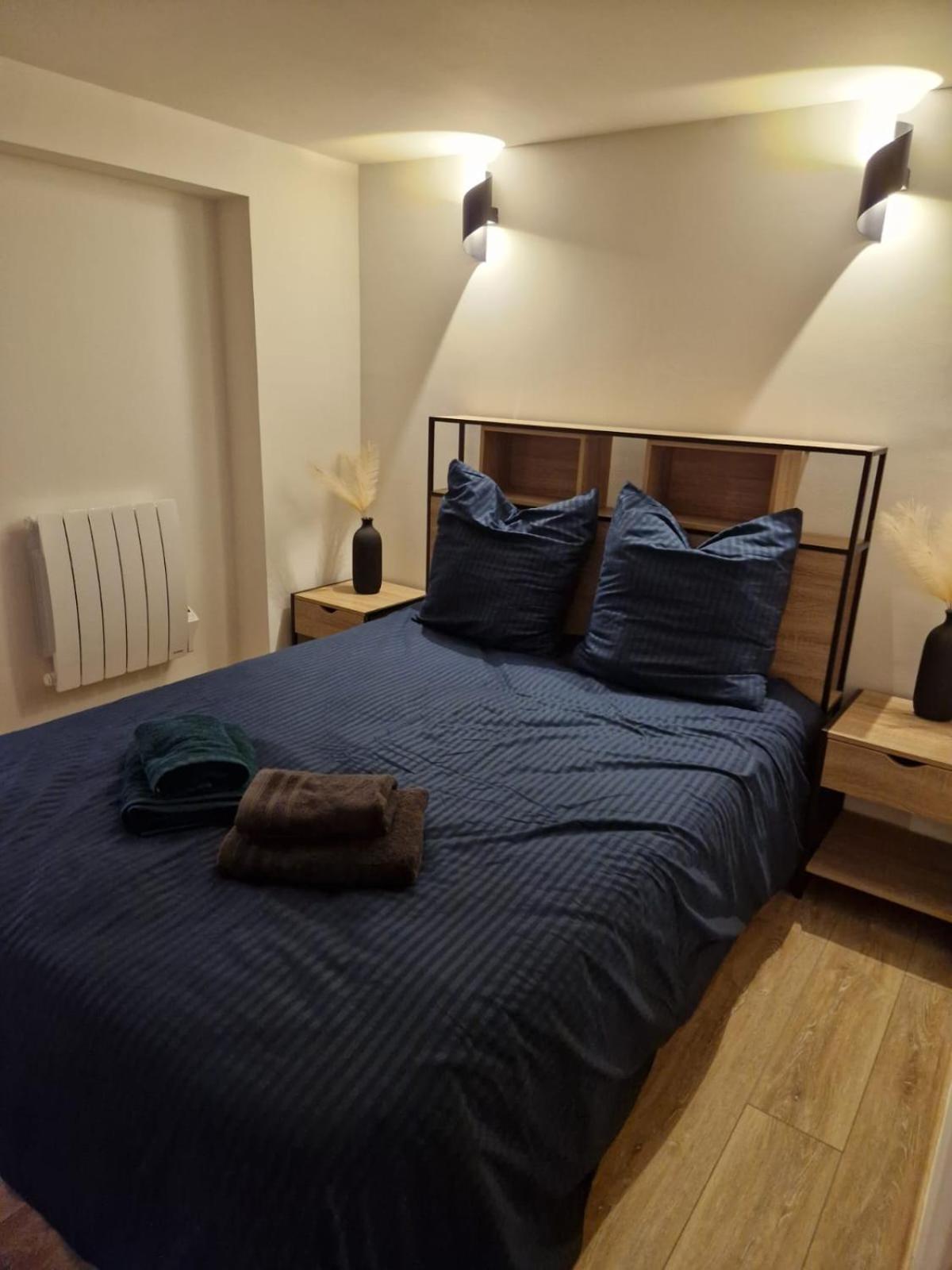 Charming Apartment Near La Defense, Paris Bezons Bagian luar foto